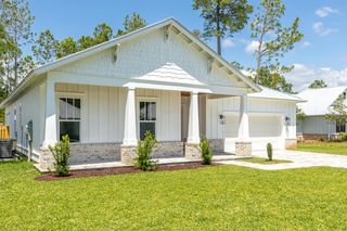 61 E Grizzly Street, Freeport, FL 32439