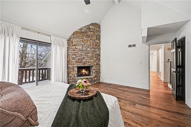 224 NW Locust Street, Lee's Summit, MO 64064