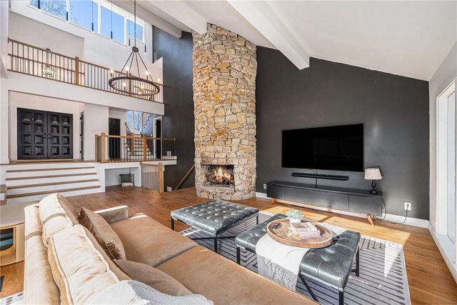 224 NW Locust Street, Lee's Summit, MO 64064