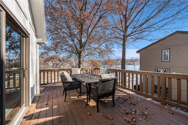 224 NW Locust Street, Lee's Summit, MO 64064