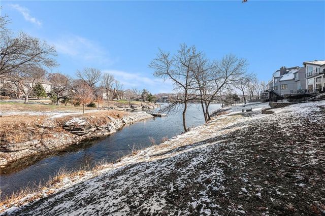 224 NW Locust Street, Lee's Summit, MO 64064