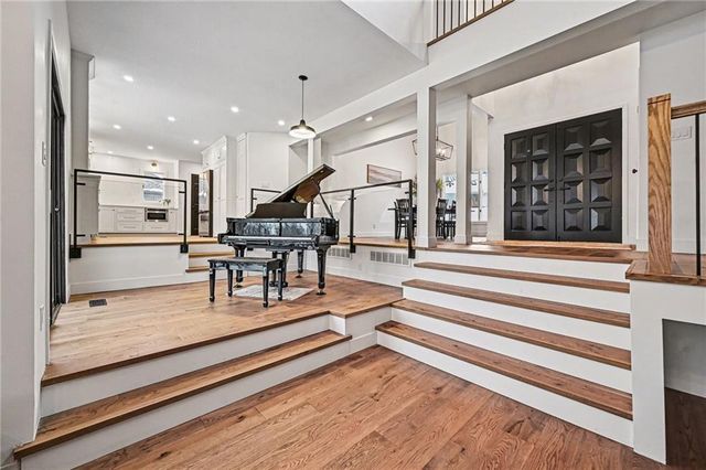 224 NW Locust Street, Lee's Summit, MO 64064