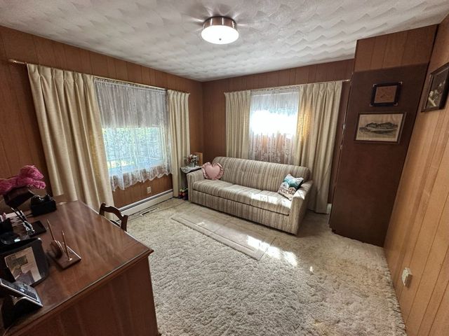 2827 234th Street, De Witt, IA 52472