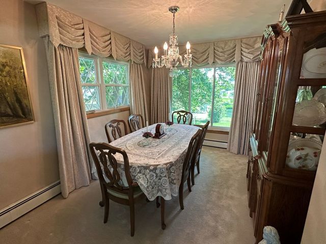 2827 234th Street, De Witt, IA 52472