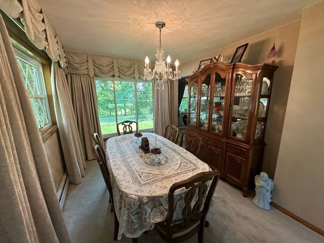 2827 234th Street, De Witt, IA 52472