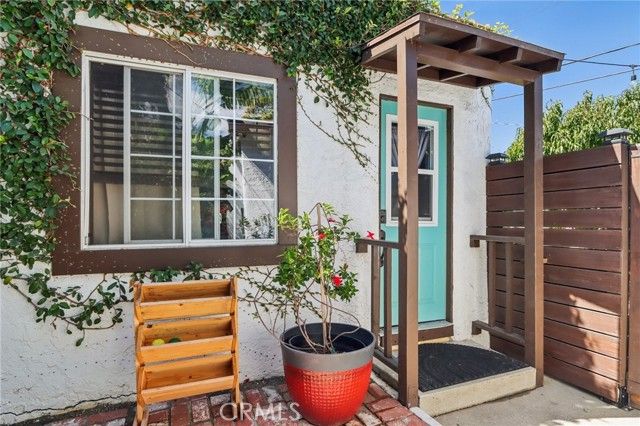 915 N Chester, Inglewood, CA 90302