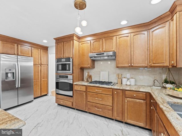 11 WHITEHAVEN DR, Lumberton, NJ 08048