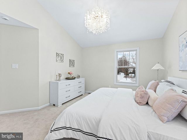 11 WHITEHAVEN DR, Lumberton, NJ 08048