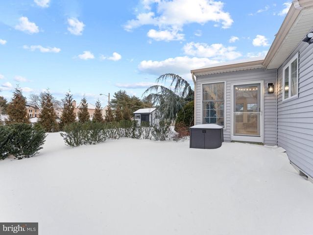 11 WHITEHAVEN DR, Lumberton, NJ 08048