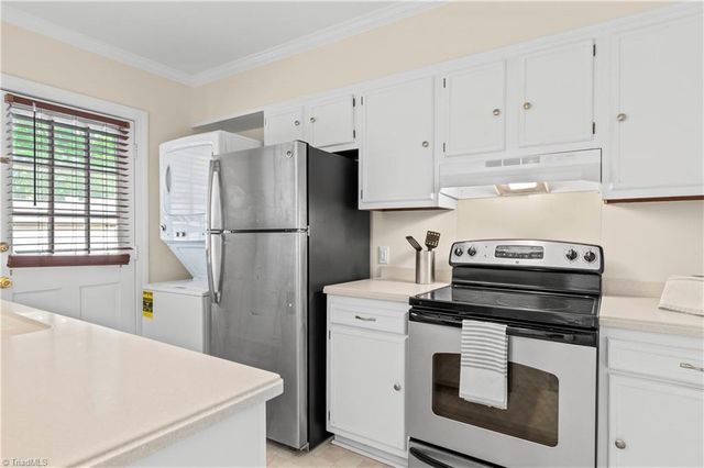 371 Hanover Arms Court, Winston-salem, NC 27104