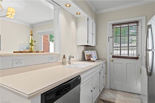 371 Hanover Arms Court, Winston-salem, NC 27104