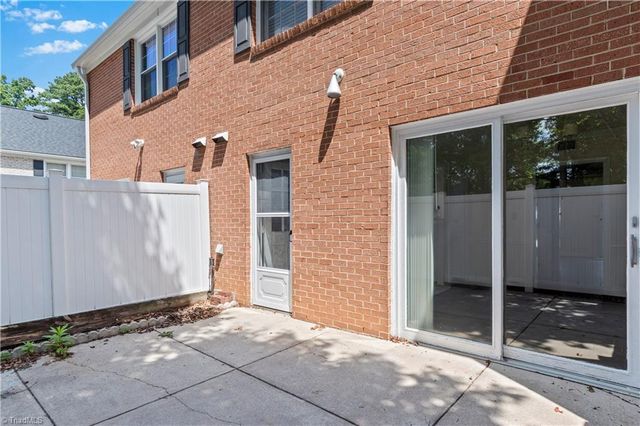 371 Hanover Arms Court, Winston-salem, NC 27104