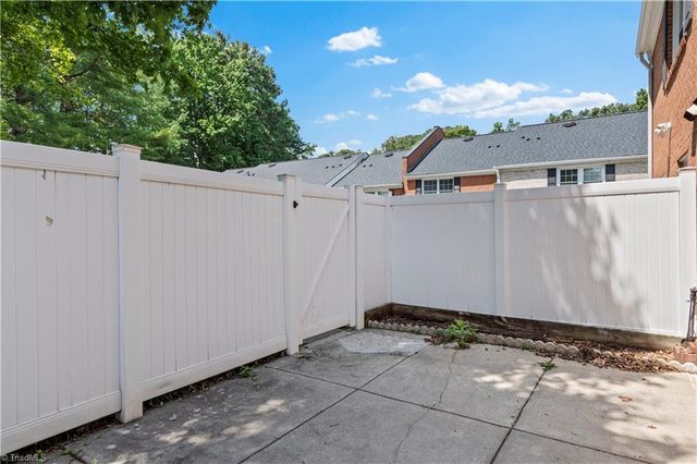 371 Hanover Arms Court, Winston-salem, NC 27104