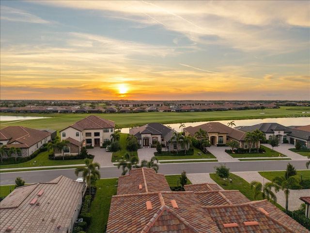 5732 MULLIGAN WAY, Lakewood Ranch, FL 34211