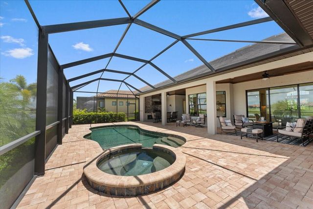5732 MULLIGAN WAY, Lakewood Ranch, FL 34211