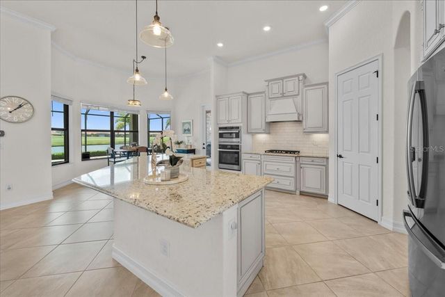 5732 MULLIGAN WAY, Lakewood Ranch, FL 34211