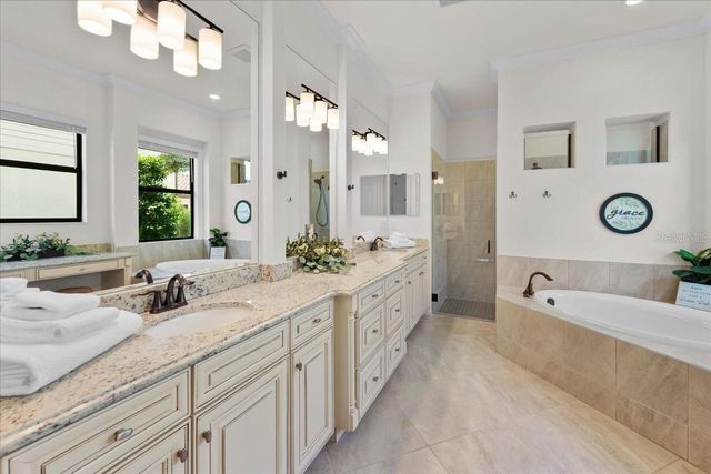 5732 MULLIGAN WAY, Lakewood Ranch, FL 34211