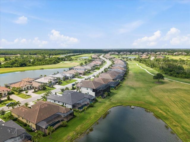 5732 MULLIGAN WAY, Lakewood Ranch, FL 34211