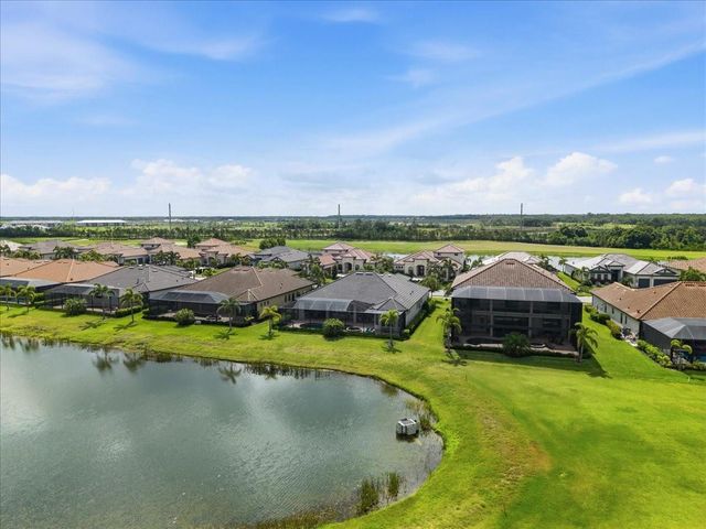 5732 MULLIGAN WAY, Lakewood Ranch, FL 34211