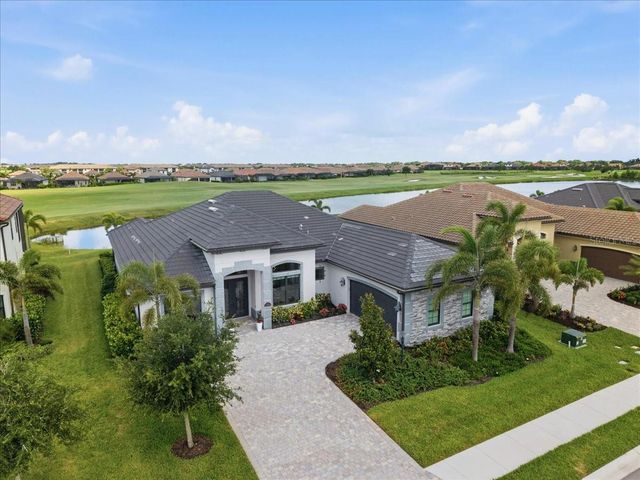 5732 MULLIGAN WAY, Lakewood Ranch, FL 34211