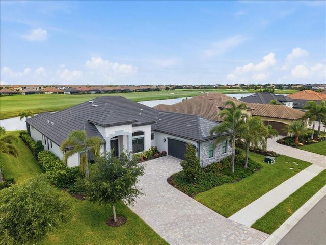 5732 MULLIGAN WAY, Lakewood Ranch, FL 34211