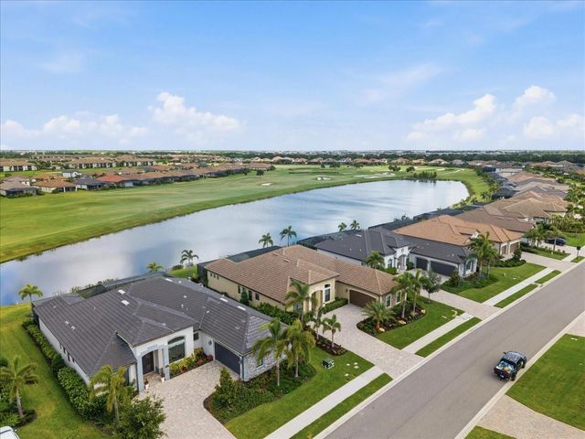 5732 MULLIGAN WAY, Lakewood Ranch, FL 34211