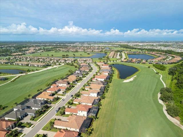 5732 MULLIGAN WAY, Lakewood Ranch, FL 34211
