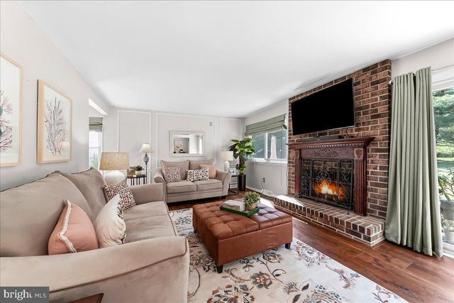 103 GROVE CIR, Chalfont, PA 18914