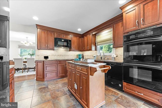 103 GROVE CIR, Chalfont, PA 18914