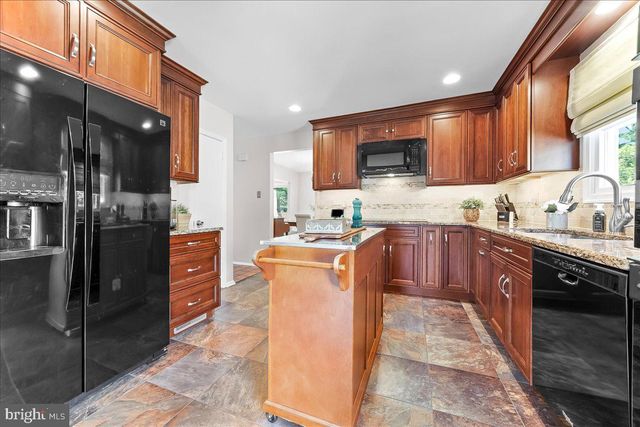 103 GROVE CIR, Chalfont, PA 18914