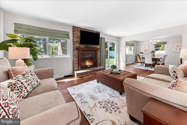 103 GROVE CIR, Chalfont, PA 18914