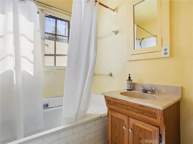 966 E Glenoaks Boulevard, Glendale, CA 91207