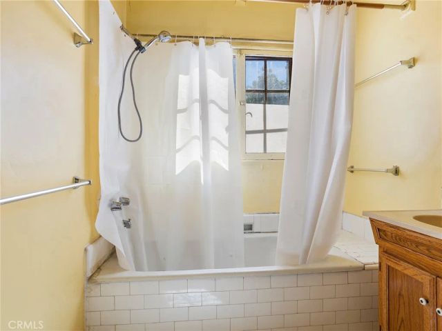 966 E Glenoaks Boulevard, Glendale, CA 91207