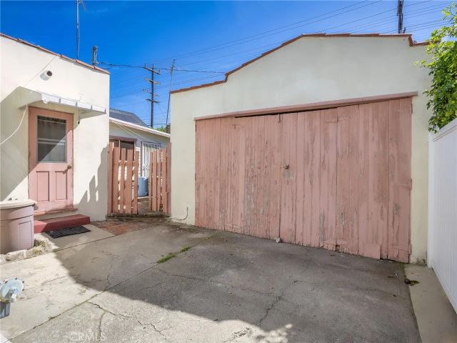 966 E Glenoaks Boulevard, Glendale, CA 91207