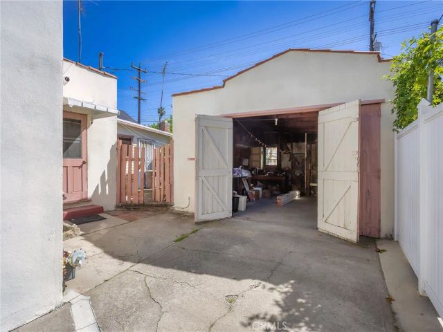 966 E Glenoaks Boulevard, Glendale, CA 91207