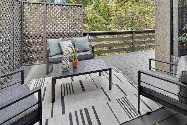 97 Clarewood Ln, Oakland, CA 94618