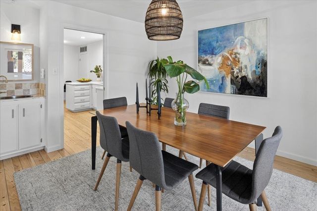 97 Clarewood Ln, Oakland, CA 94618