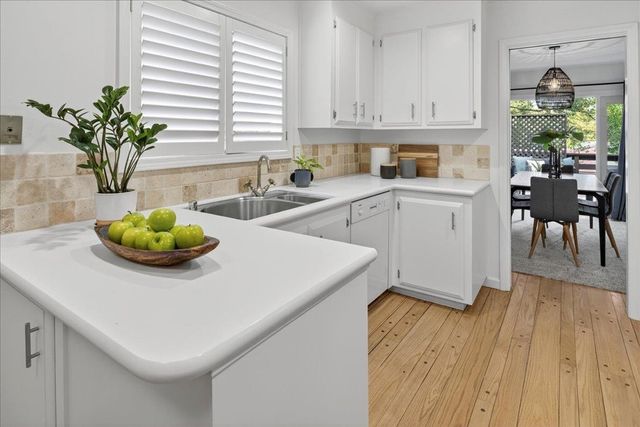 97 Clarewood Ln, Oakland, CA 94618