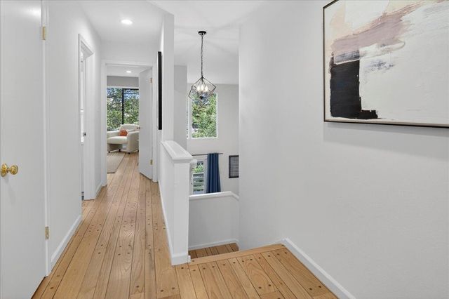 97 Clarewood Ln, Oakland, CA 94618