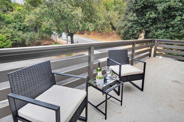 97 Clarewood Ln, Oakland, CA 94618