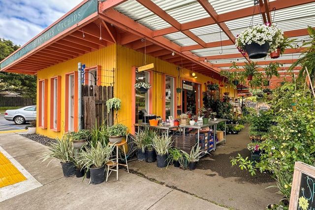 97 Clarewood Ln, Oakland, CA 94618