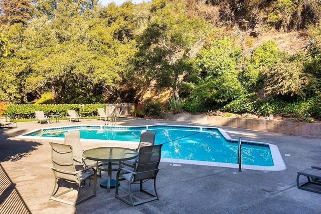 97 Clarewood Ln, Oakland, CA 94618