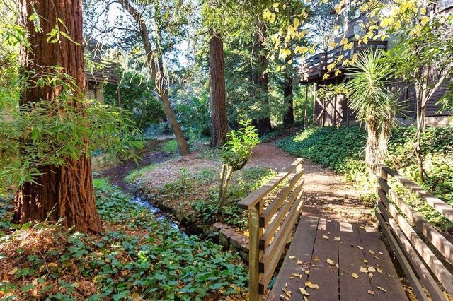 97 Clarewood Ln, Oakland, CA 94618