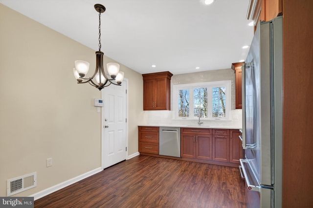 9 RYDAL DR, Lawrence Township, NJ 08648