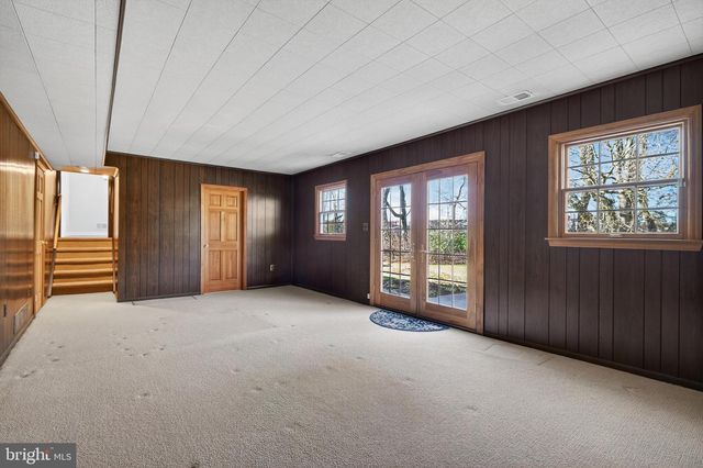 9 RYDAL DR, Lawrence Township, NJ 08648