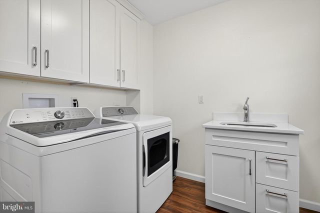 9 RYDAL DR, Lawrence Township, NJ 08648