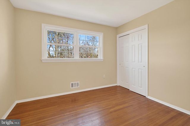 9 RYDAL DR, Lawrence Township, NJ 08648