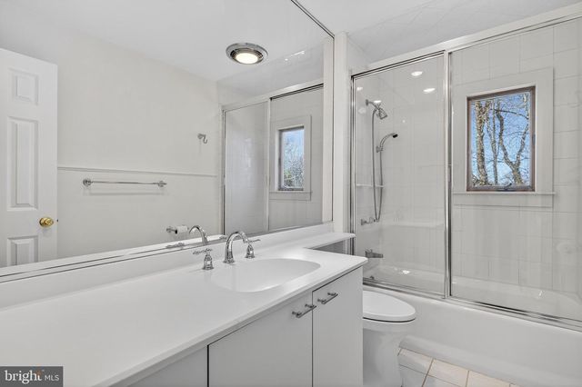 9 RYDAL DR, Lawrence Township, NJ 08648