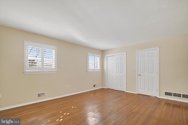 9 RYDAL DR, Lawrence Township, NJ 08648