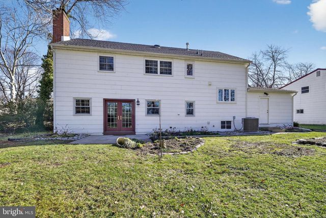 9 RYDAL DR, Lawrence Township, NJ 08648